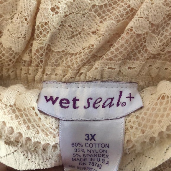 NWT Wet Seal Plus Size 3X Skirt in cream and lace - Picture 3 of 3